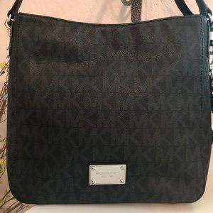 Michael Kors Signature Black Travel Messenger